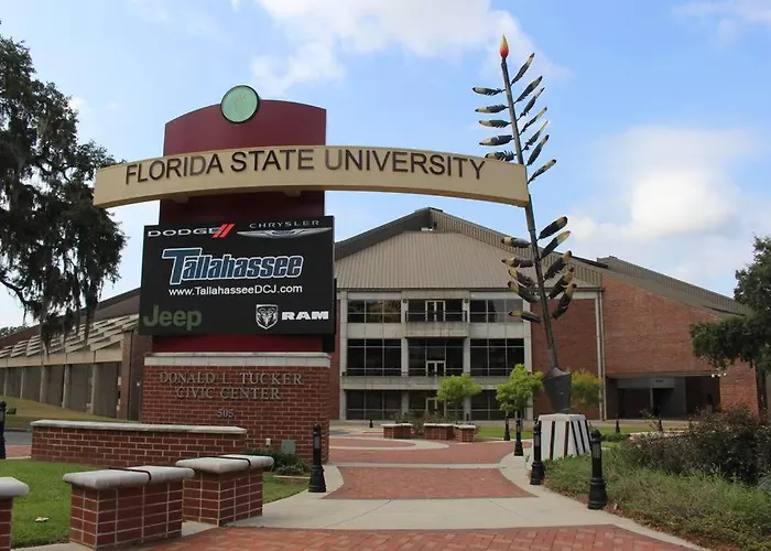Fantastic Gem Minutes From Campus/stadium, Capitol Ferienhaus Tallahassee