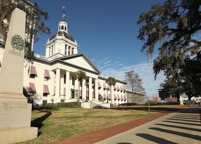 Fantastic Gem Minutes From Campus/stadium, Capitol Ferienhaus