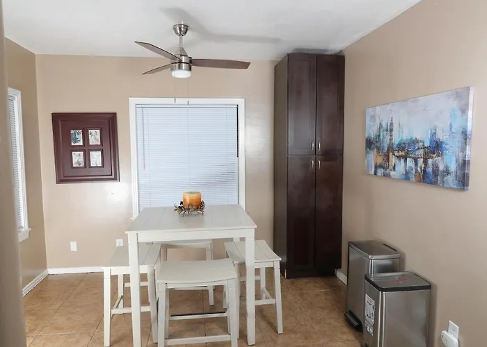 Fantastic Gem Minutes From Campus/stadium, Capitol * Tallahassee