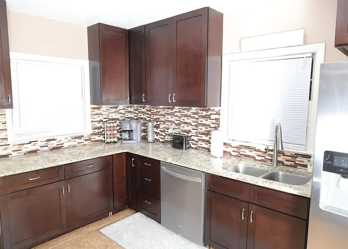 Fantastic Gem Minutes From Campus/stadium, Capitol * Tallahassee